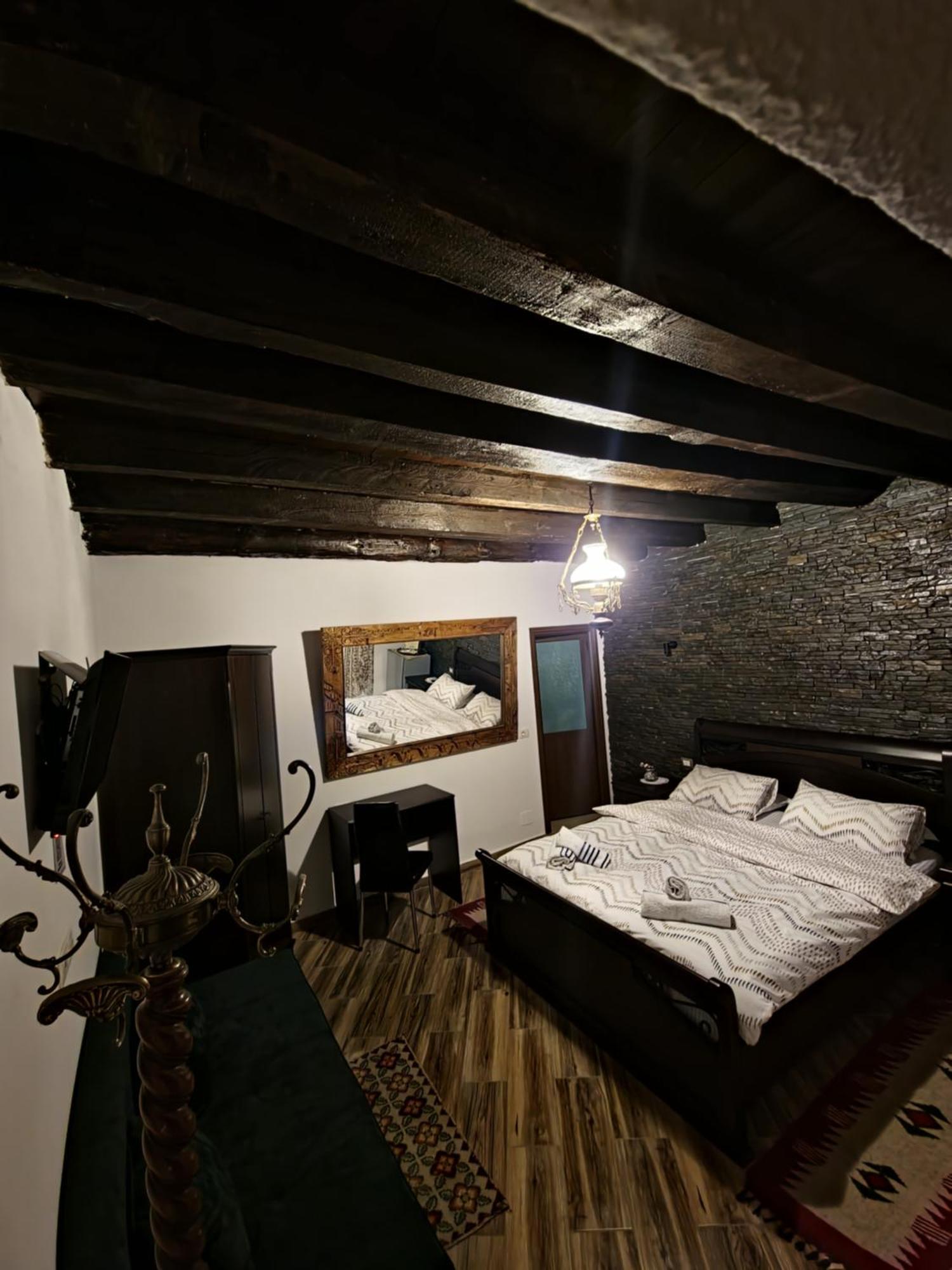L&I Apartment Berat Bagian luar foto